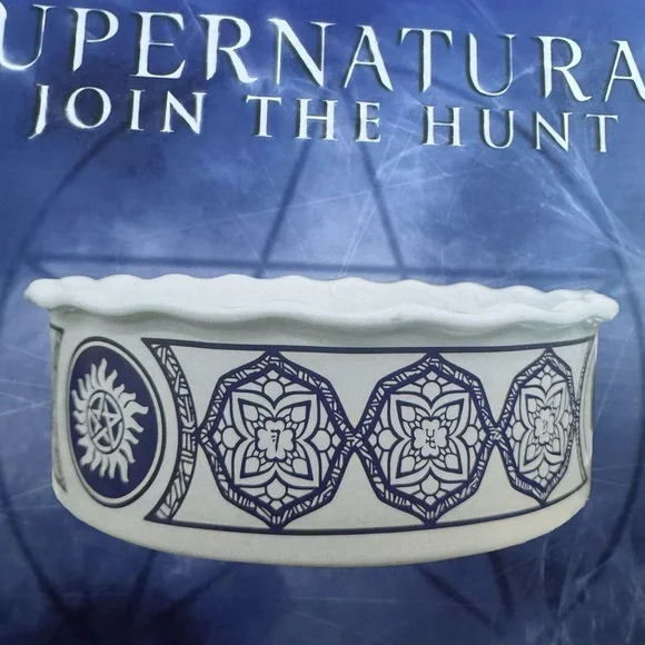 Supernatural Culturefly Baking Bundle Ceramic Baking Dish Towel Pie Server - Picture 7 of 11